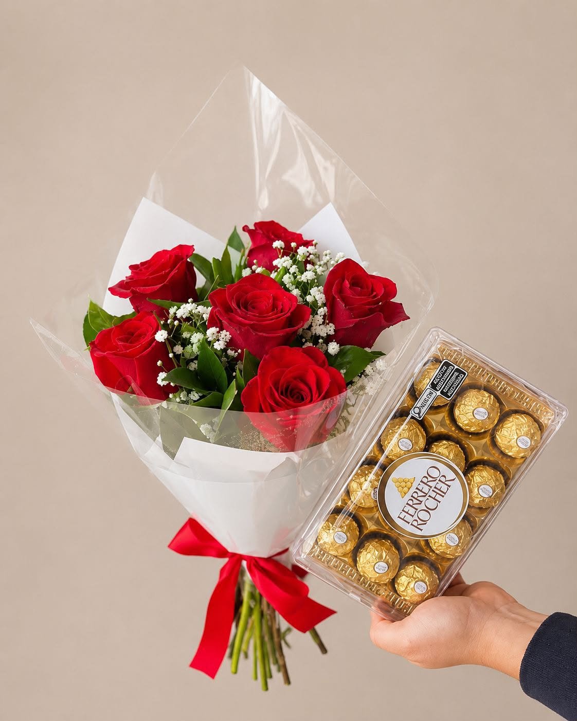 Buquê 6 Rosas colombianas vermelhas com Ferrero
