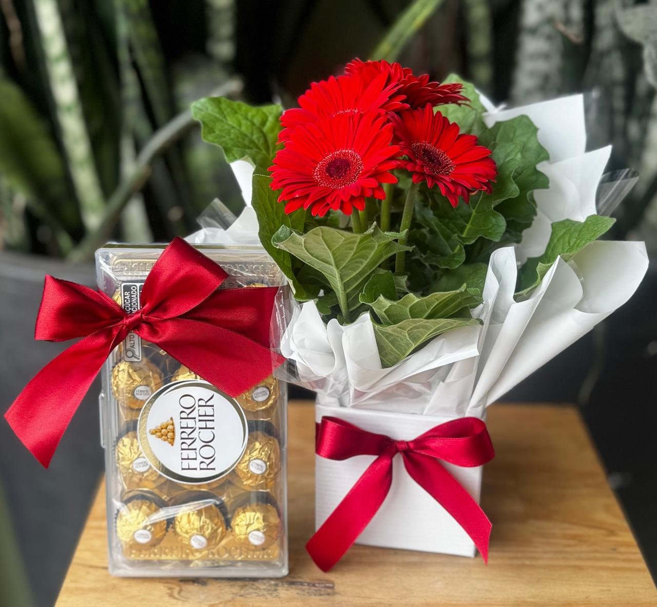 Vaso de Gérbera + Ferrero