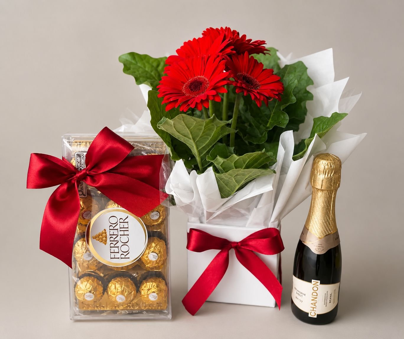 Vaso de Gérbera no Cachepô com Ferrero e Mini Chandon