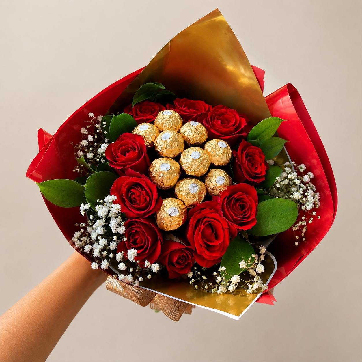 Buquê de ferreiro com 10 Rosas colombianas